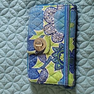 NWOT Vera Bradley Turn Lock Wallet Clutch Doodle Daisy Pattern